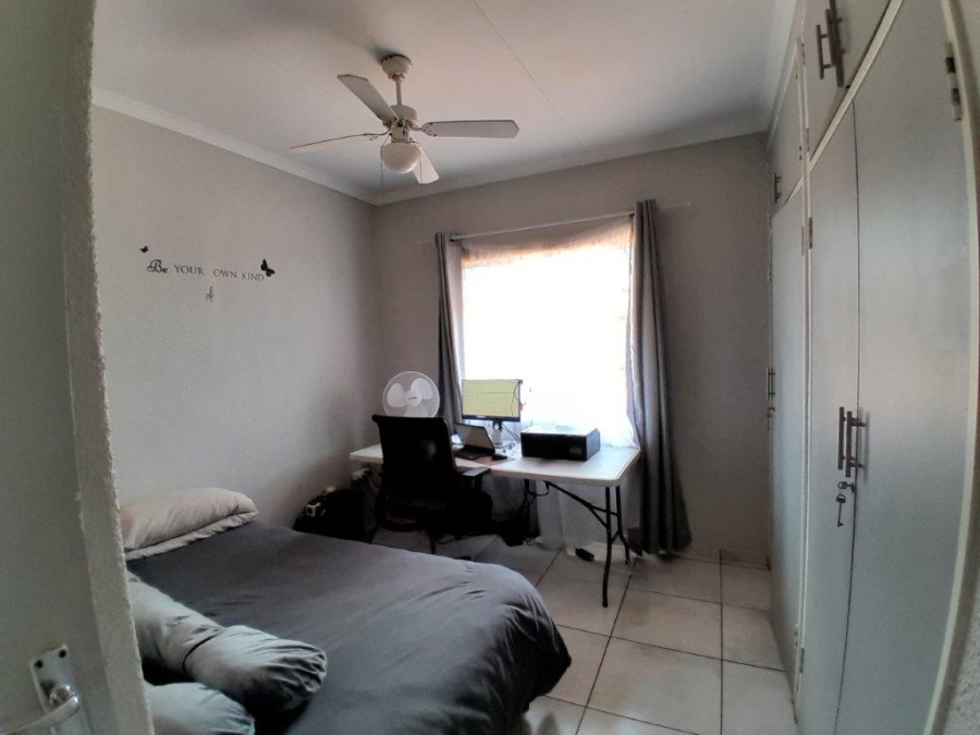 2 Bedroom Property for Sale in Rustenburg Central North West